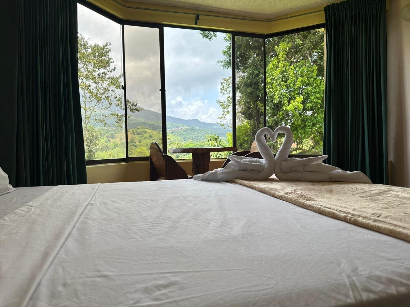 Arenal Roca Lodge & Bungalows La Fortuna ภายนอก รูปภาพ