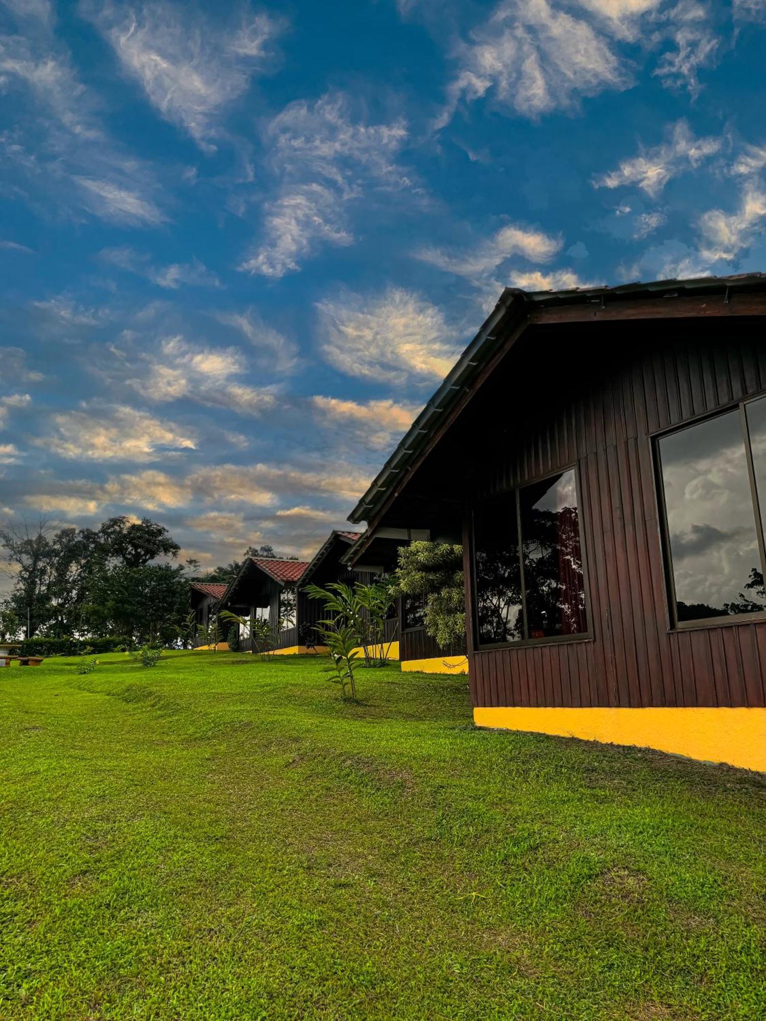 Arenal Roca Lodge & Bungalows La Fortuna ภายนอก รูปภาพ
