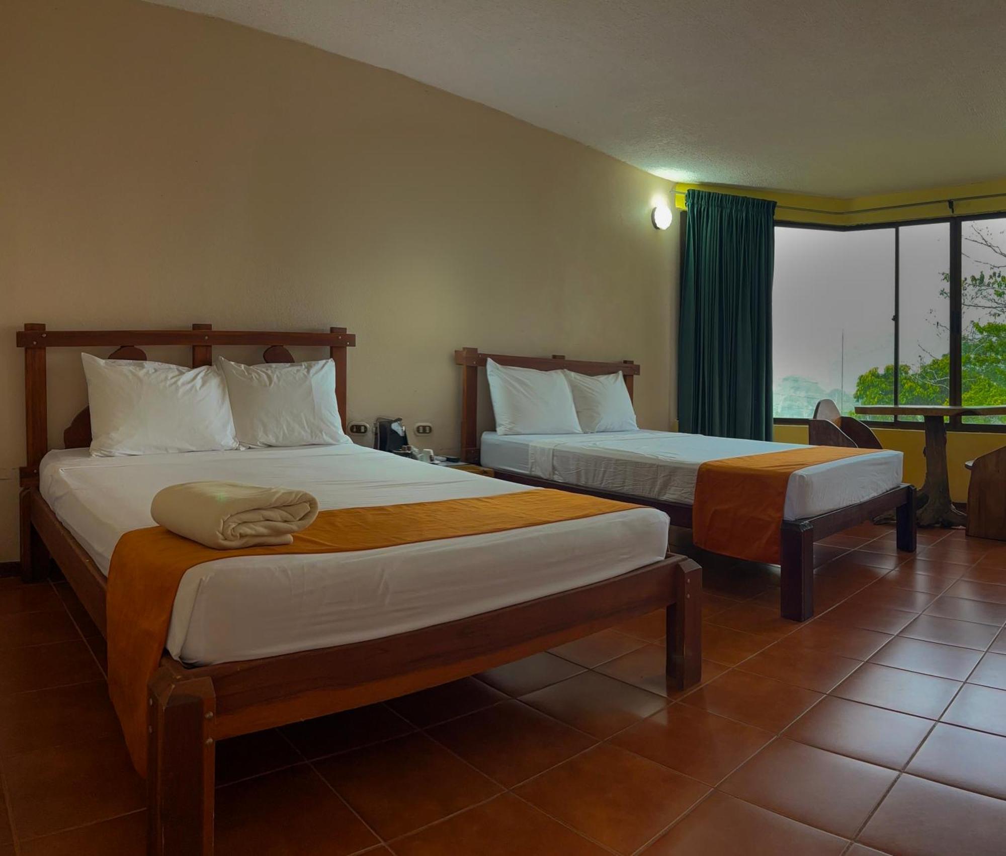 Arenal Roca Lodge & Bungalows La Fortuna ภายนอก รูปภาพ