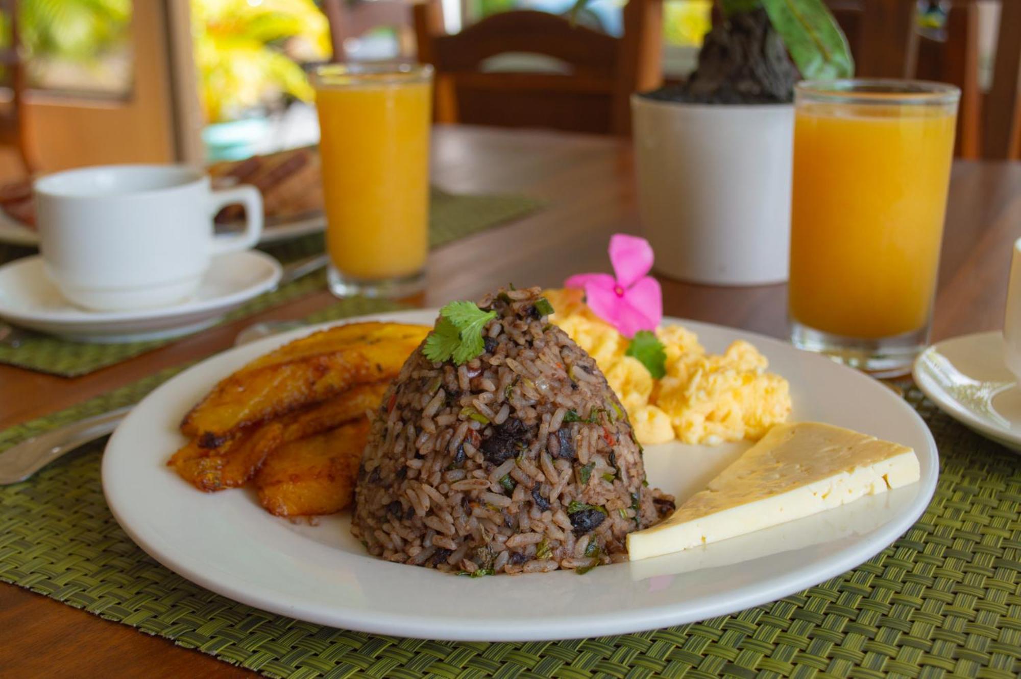 Arenal Roca Lodge & Bungalows La Fortuna ภายนอก รูปภาพ