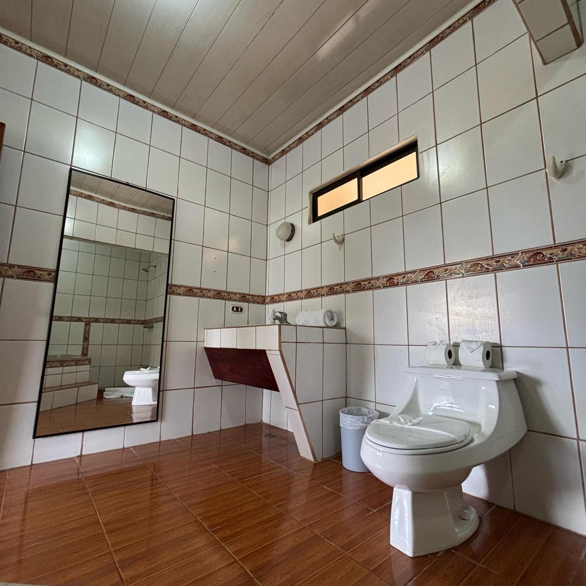 Arenal Roca Lodge & Bungalows La Fortuna ภายนอก รูปภาพ