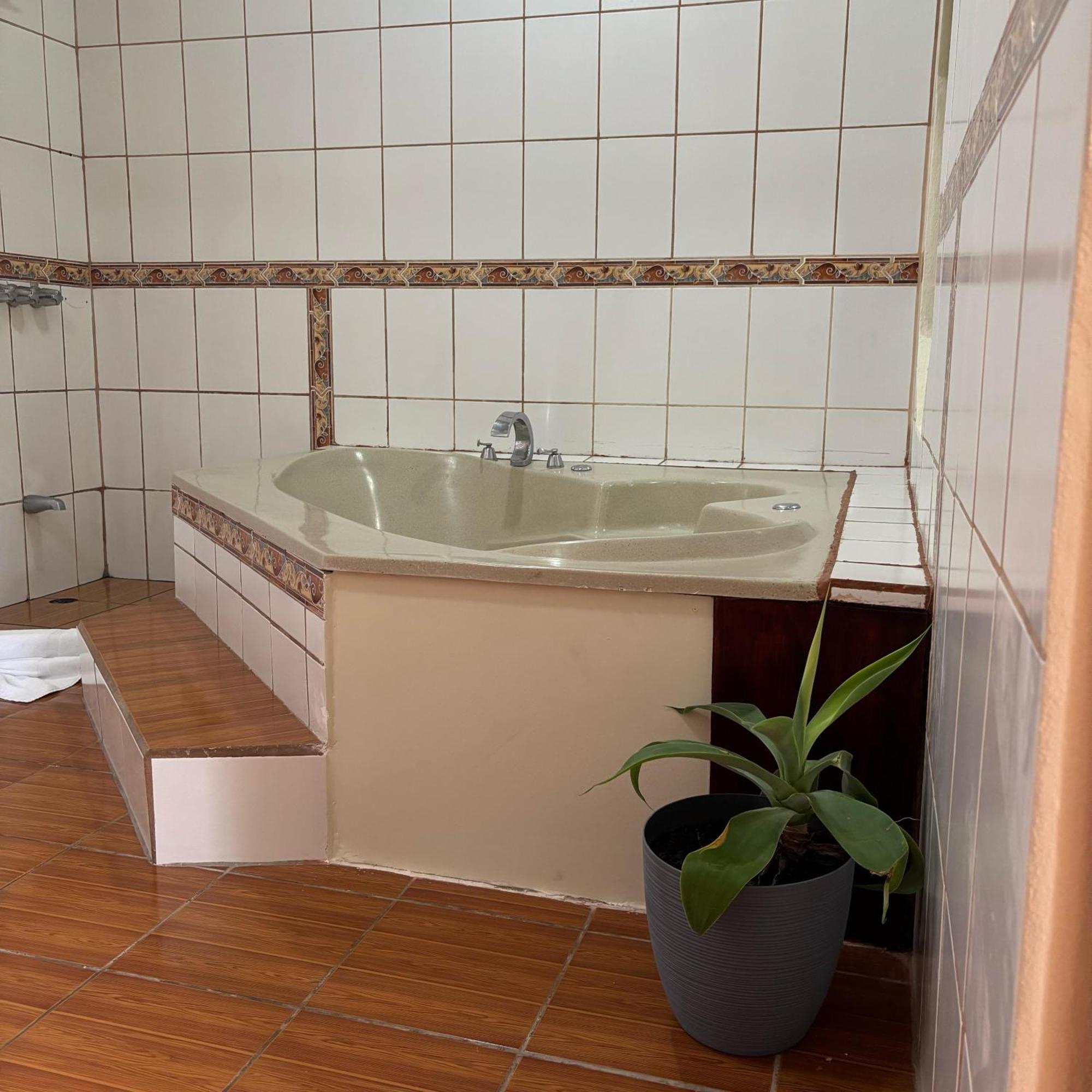 Arenal Roca Lodge & Bungalows La Fortuna ภายนอก รูปภาพ